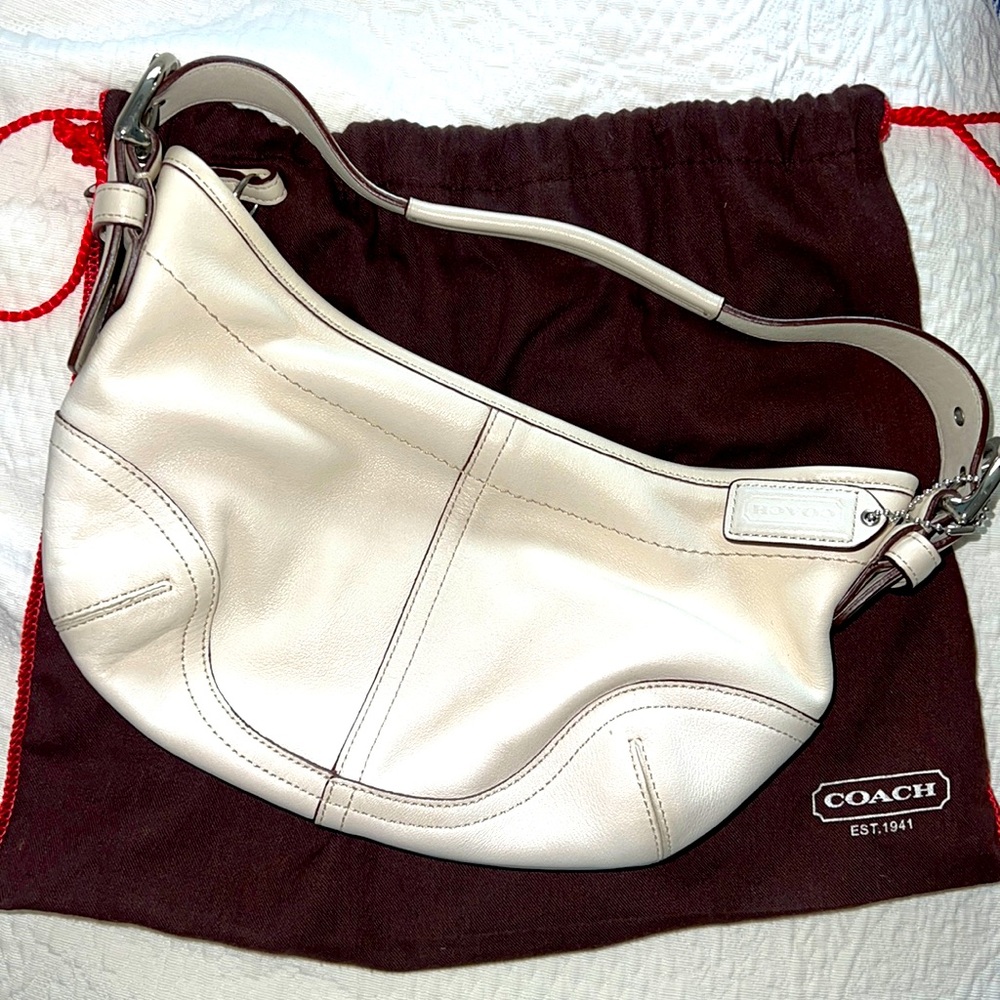 Beautiful original leather coach bag in perfect condition!!! With dust bag!!!
